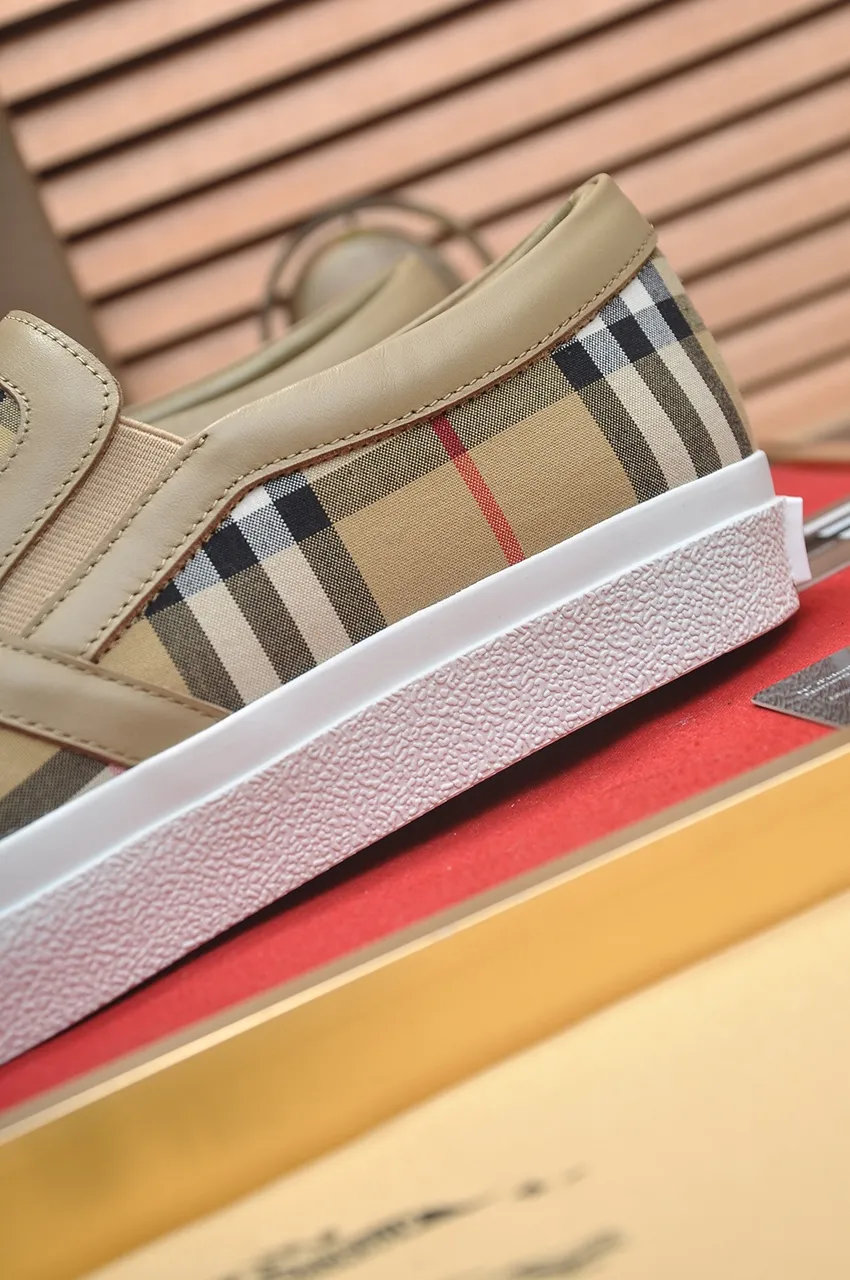 Men's shoes💰480💶[Burberry] (cowhide lining) classic low-top sneakers｜Imported cowhide with classic plaid fabric｜Cow leather lining｜Original outsole｜Fine workmanship and comfortable to wear Size: 38-44 (customized at 45)
